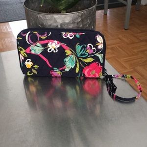 Vera Bradley/ Wristlet/ Wallet/